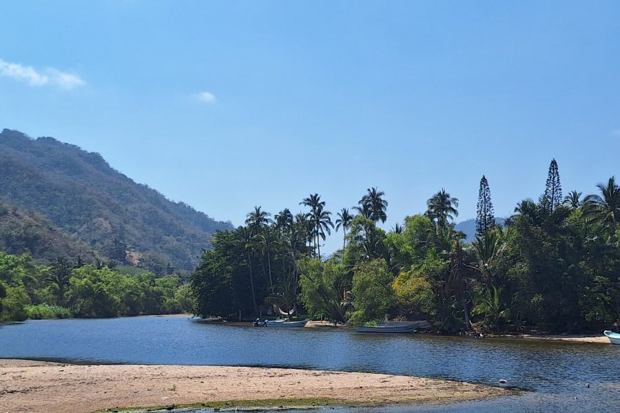 Private boat tour to Yelapa and Quimixto in Cabo Corrientes
